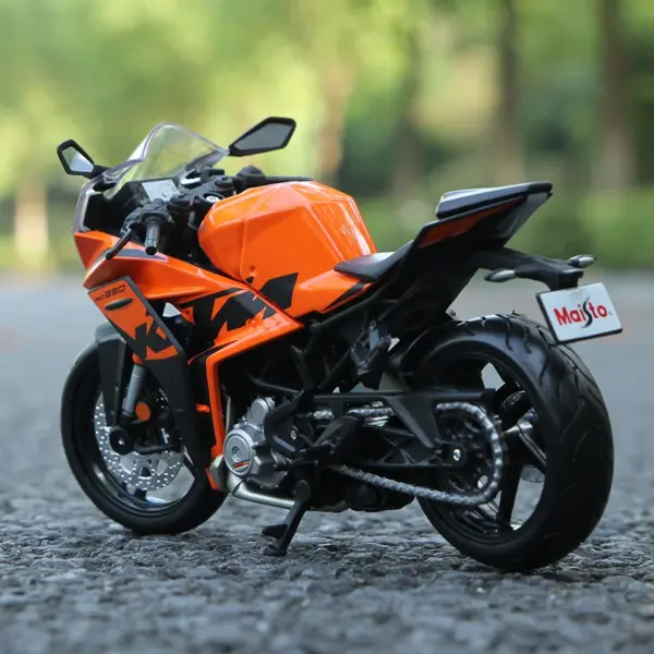 Maisto 1:12 KTM RC 390 Motorcycle Model - Image 2