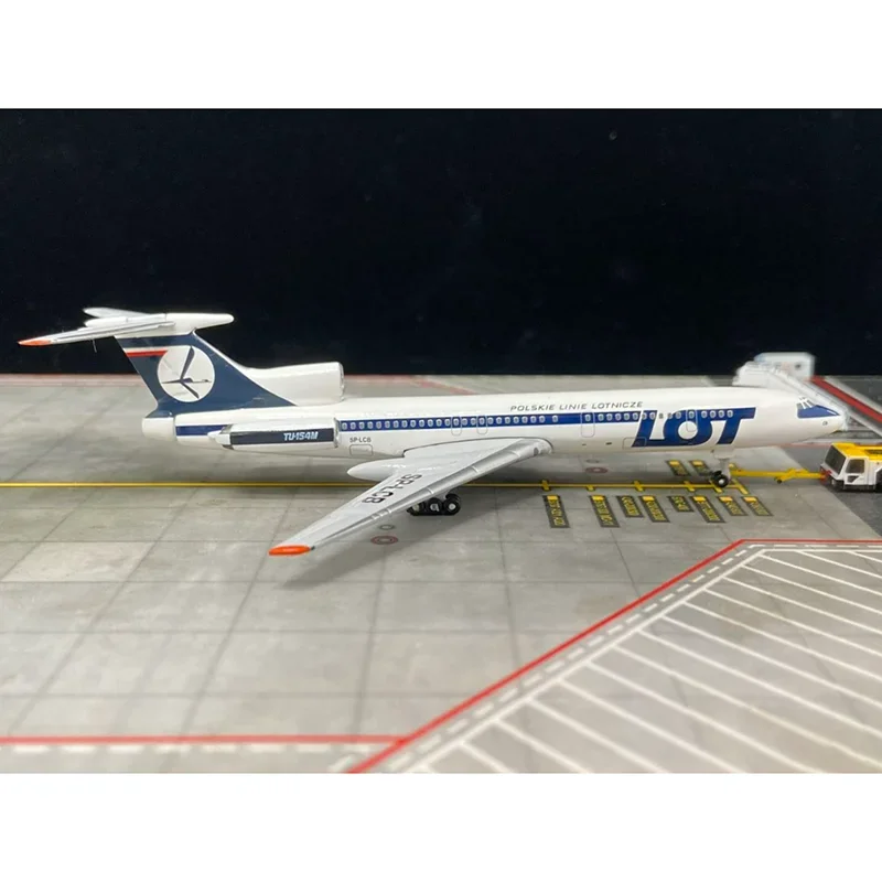 1:400 Scale Tupolev Tu-154 SP-LCB Model Airplane for Collection 4 1:400 Scale Tupolev Tu-154 SP-LCB Model Airplane for Collection - Image 4