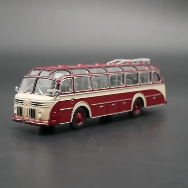 Diecast Henschel HS 100N Bus Model 1:72 Scale - Image 6