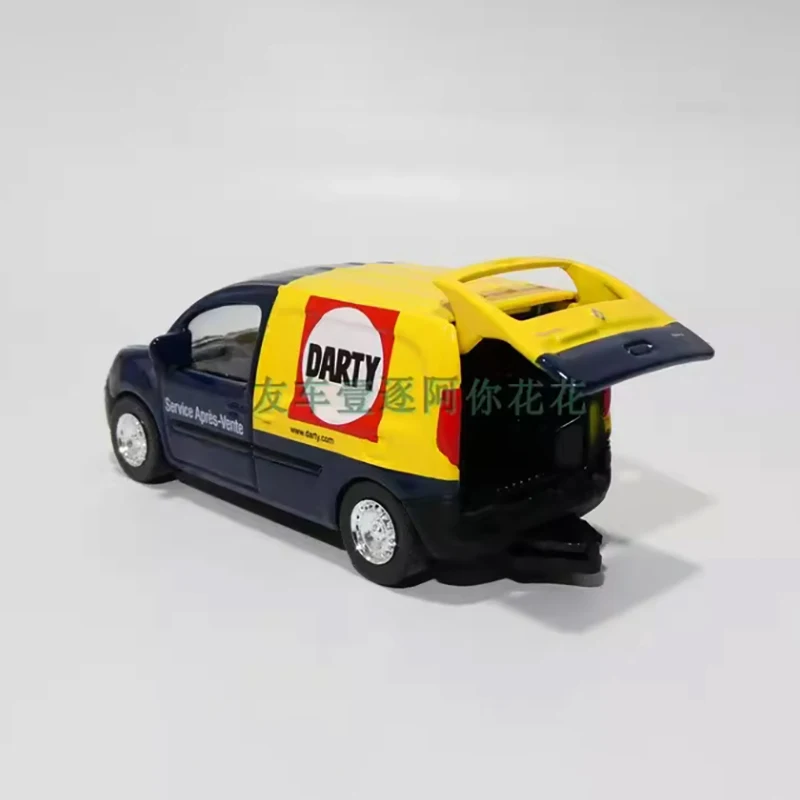 1:64 Scale Renault Delivery Van Model 3 1:64 Scale Renault Delivery Van Model - Image 3