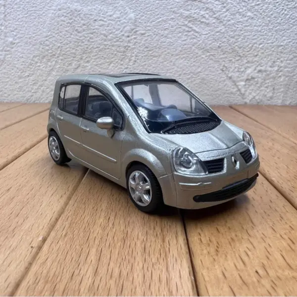 2012 MODUS 1:43 Scale Alloy Model Car - Image 7