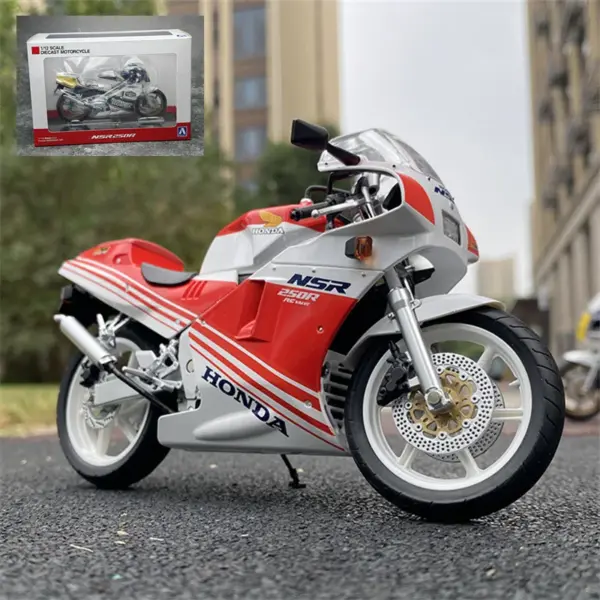 1:12 NSR 250R SP R4 Rothmans Motorcycle Model - Image 10