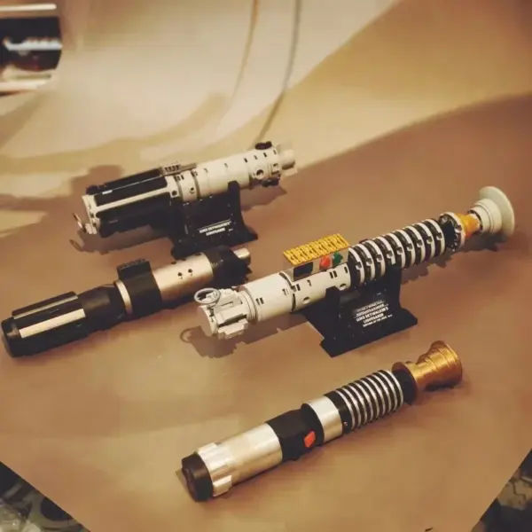 145PCS Luke Skywalker Lightsaber Space Wars Model Kit - Image 3