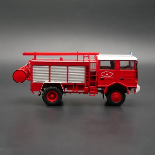 Diecast Ixo 1:43 Berliet GBD Fire Engine Model - Image 5
