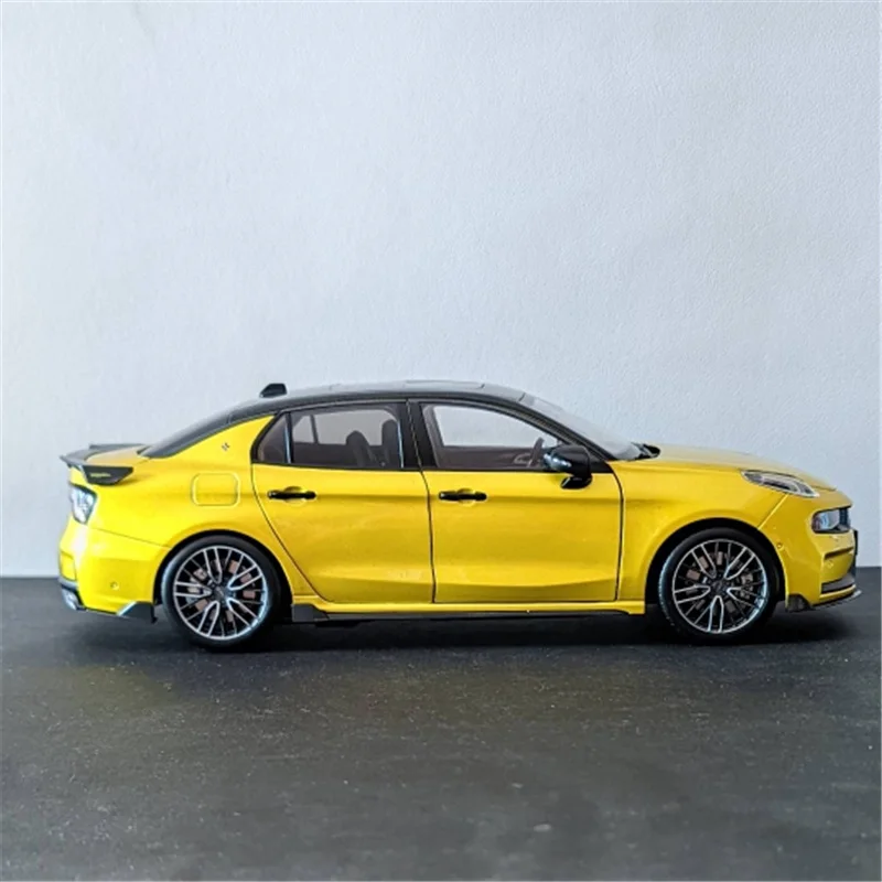 Bburago 1:18 Lynk & Co 03 Alloy Model Car 3 Bburago 1:18 Lynk & Co 03 Alloy Model Car - Image 3