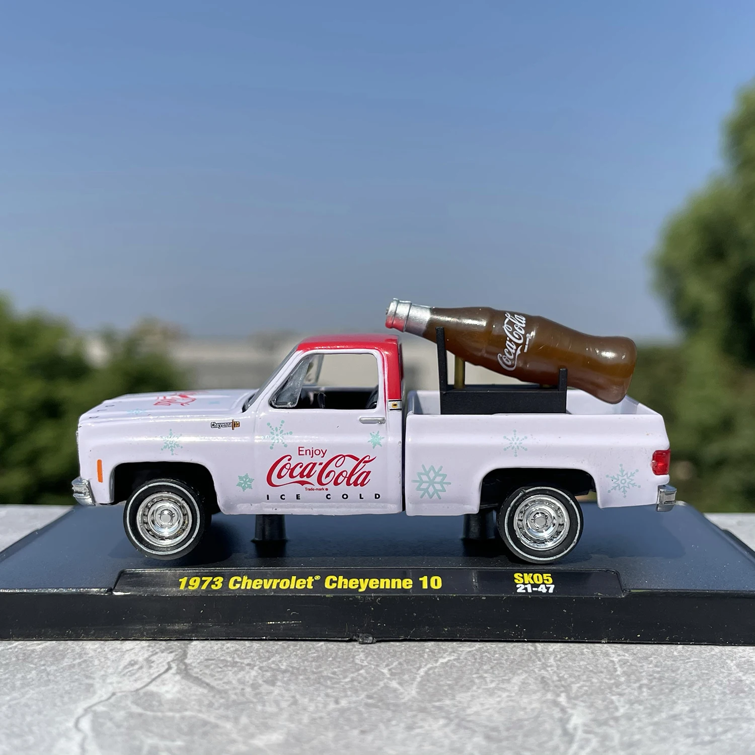 1973 Chevrolet Cheyenne 10 Diecast Model Truck 2 1973 Chevrolet Cheyenne 10 Diecast Model Truck - Image 2