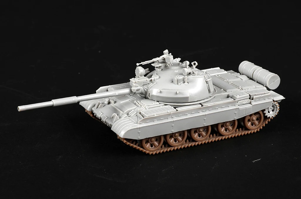 Russian T-62 BDD 1/72 Scale Military Model Kit 2 Russian T-62 BDD 1/72 Scale Military Model Kit - Image 2