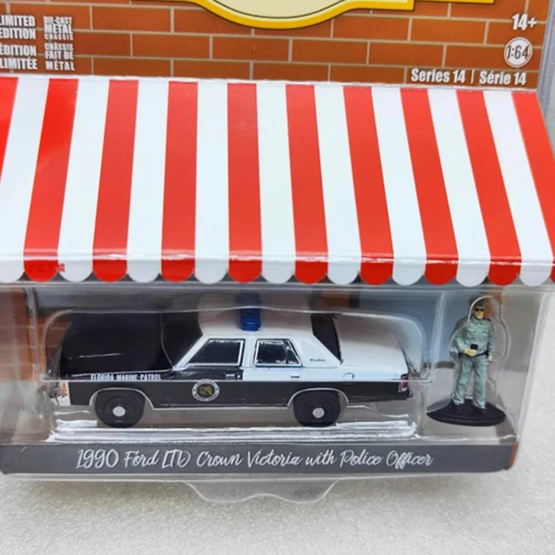 1:64 Scale 1990 LTD Crown Victoria Model Car 3 1:64 Scale 1990 LTD Crown Victoria Model Car - Image 3
