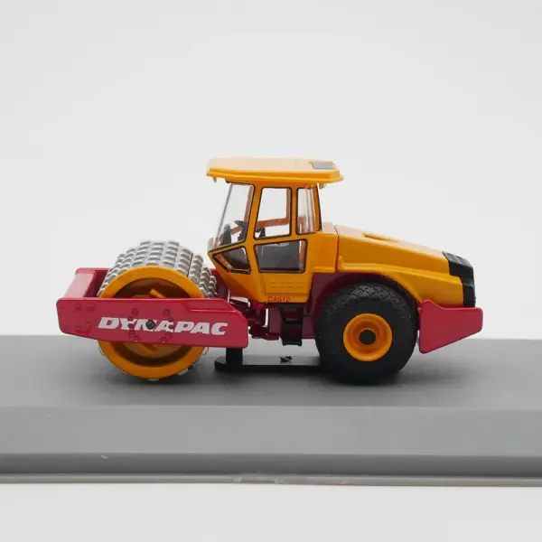 Diecast Dynapac CA512 1:72 Scale Collectible Model - Image 2