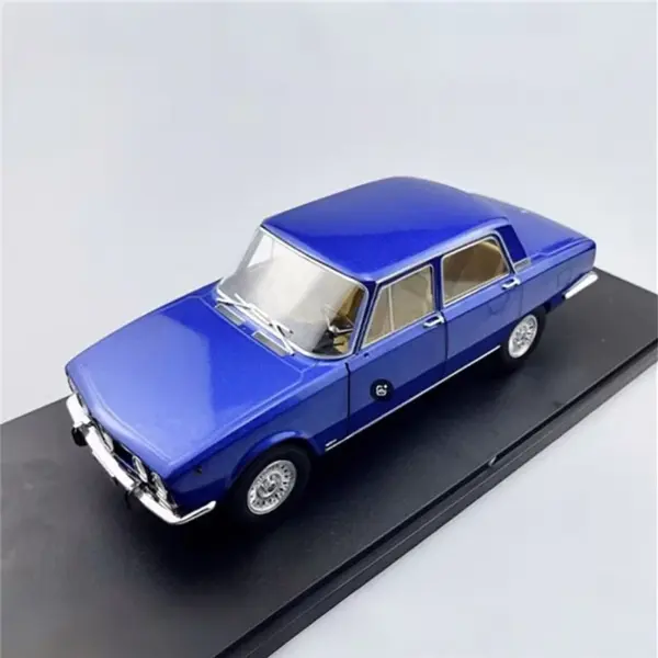 1:18 Alfa Romeo Alfetta GTV 2000L Diecast Model - Image 9
