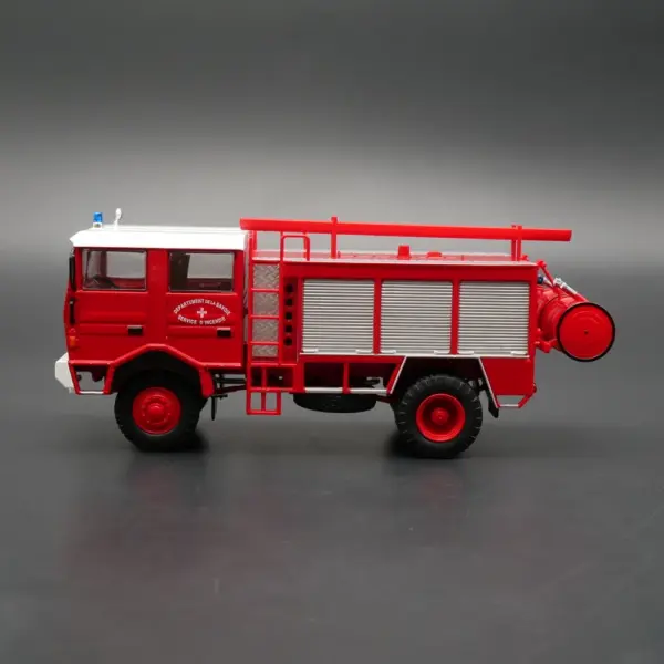 Diecast Ixo 1:43 Berliet GBD Fire Engine Model - Image 2
