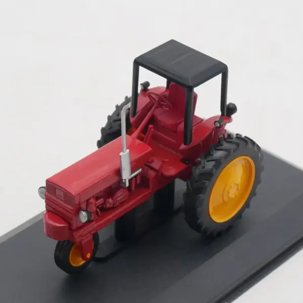 1:43 Scale T-28X3 Soviet Tractor Alloy Model Display - Image 2