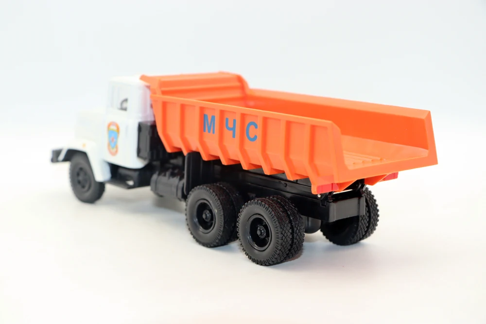 Autogrand 1:43 KrAZ 6510 Diecast Truck Model 4 Autogrand 1:43 KrAZ 6510 Diecast Truck Model - Image 4