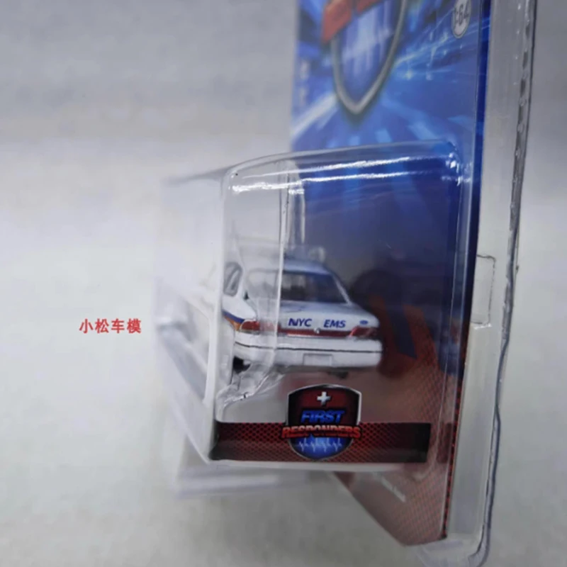 Greenlight 1:64 Ford Crown Victoria Alloy Model 4 Greenlight 1:64 Ford Crown Victoria Alloy Model - Image 4