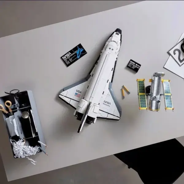 Space Shuttle Discovery Building Blocks Set 2354 pcs - Image 5