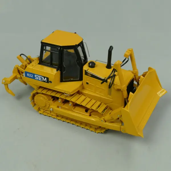 Diecast SEM 816 Bulldozer Model 1:35 Scale - Image 10