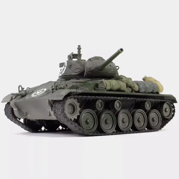 1:32 Scale US Army M24 Chaffee Light Tank Model - Image 3