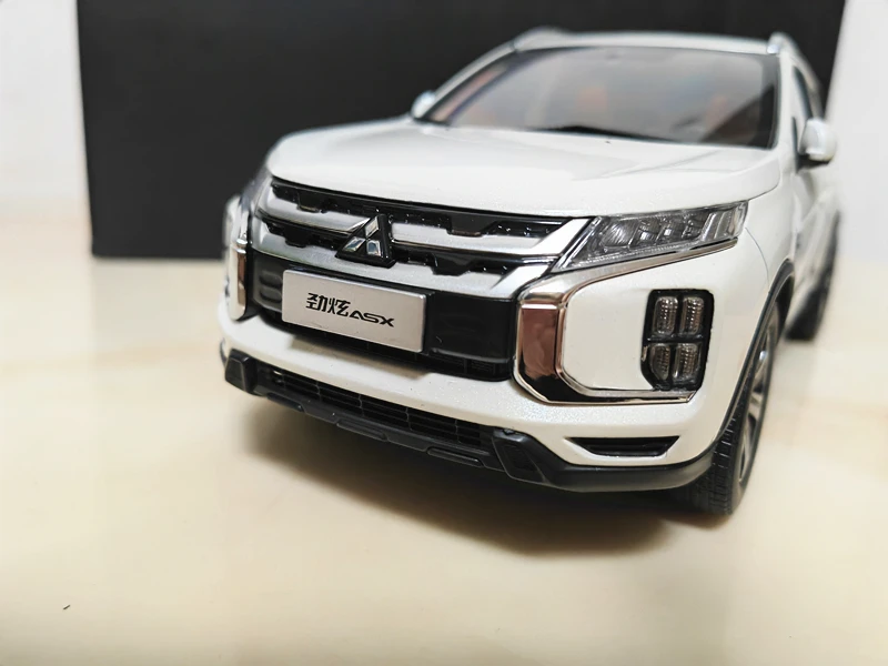 Mitsubishi ASX 2020 Diecast Model Car 1:18 Scale 3 Mitsubishi ASX 2020 Diecast Model Car 1:18 Scale - Image 3