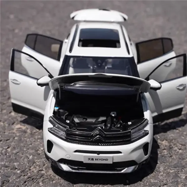 1:18 Citroen C5 AIRCROSS Alloy Diecast Model - Image 6