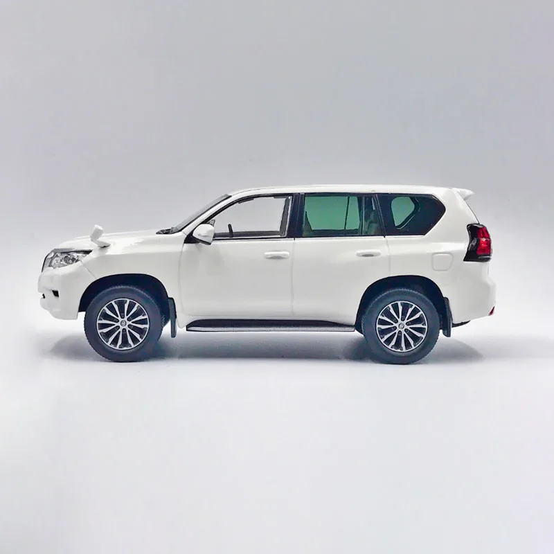 1:30 Diecast Alloy Prado Car Model 2 1:30 Diecast Alloy Prado Car Model - Image 2