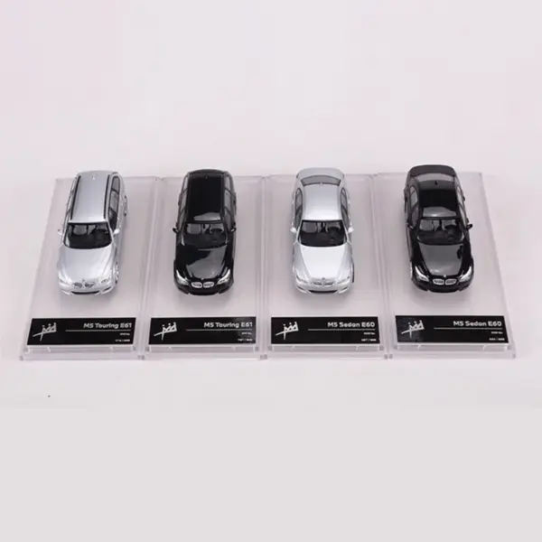 Diecast 1:64 M5 Sedan E60 M5 Touring Alloy Model - Image 3