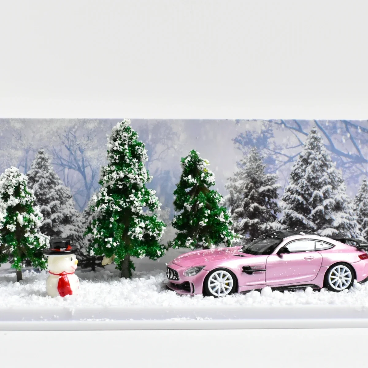 1:64 Scale Mercedes-Benz AMG GTR Diecast Model 3 1:64 Scale Mercedes-Benz AMG GTR Diecast Model - Image 3