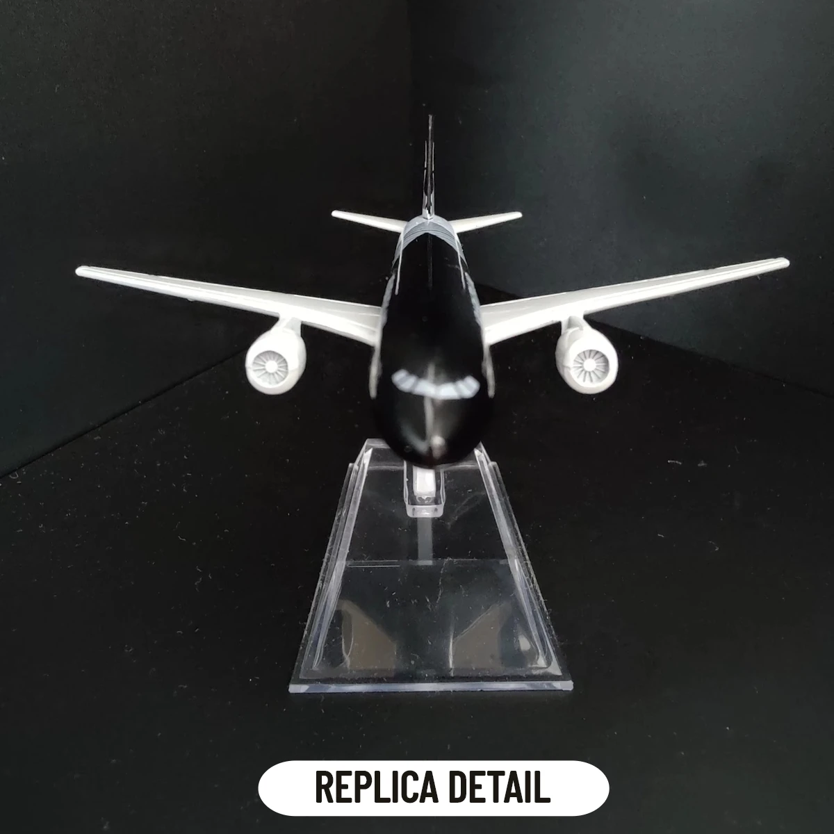 NZ Air Force Boeing B777 Model Airplane 1:400 Diecast Replica 5 NZ Air Force Boeing B777 Model Airplane 1:400 Diecast Replica - Image 5