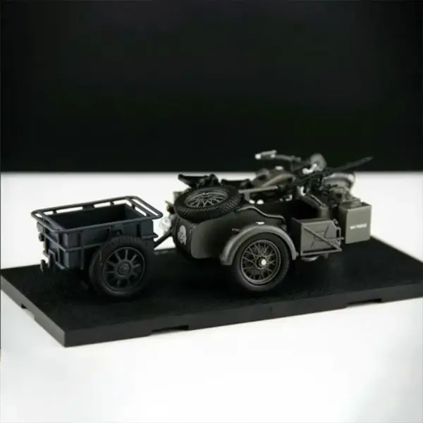 1:24 Scale Alloy R75 Side Tricycle Model for Display - Image 5