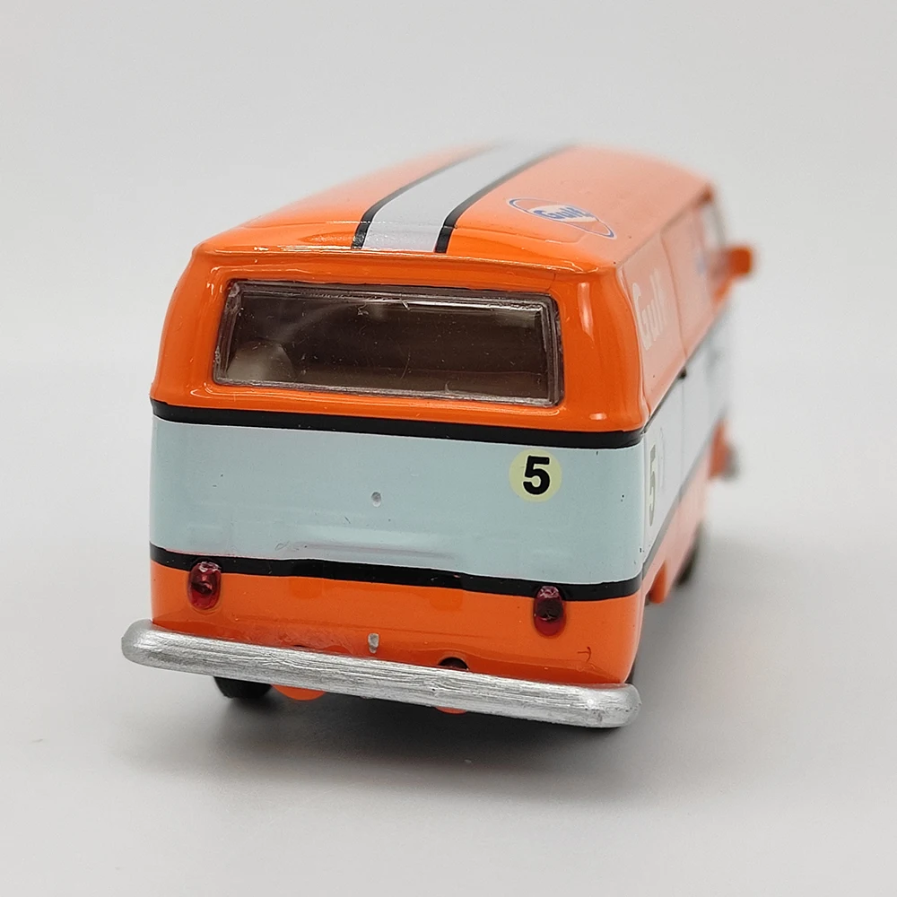 1:64 Scale Vintage Volkswagen Van Model 5 1:64 Scale Vintage Volkswagen Van Model - Image 5