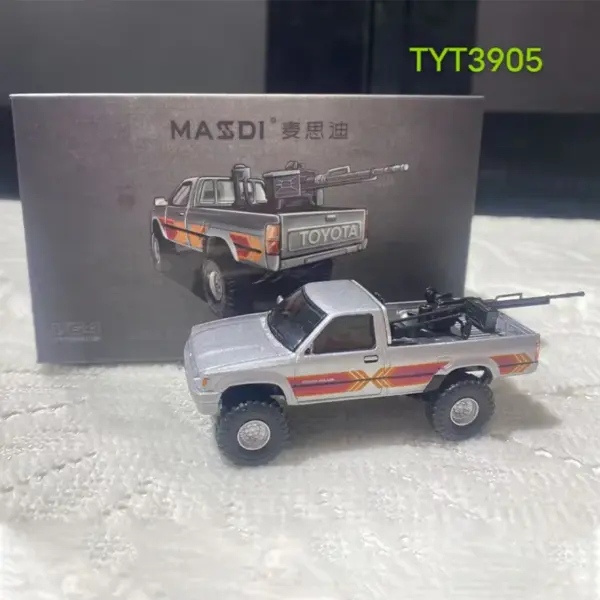 1/64 Scale 1995 Toyota Hilux RN80 Model Car - Image 3