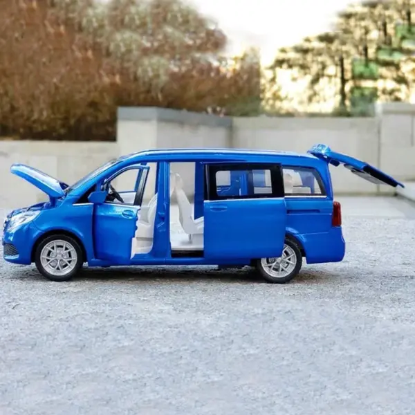 1:32 Diecast Benz V260 MPV Model Car - Image 7