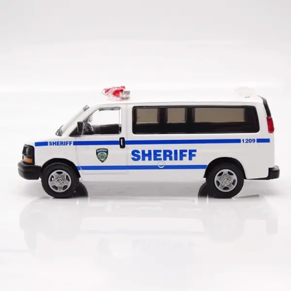 1/64 Scale Chevrolet Express VAN Alloy Model - Image 2