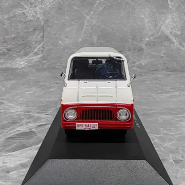 Diecast 1/43 Scale FSO FURGON Van Model - Image 5