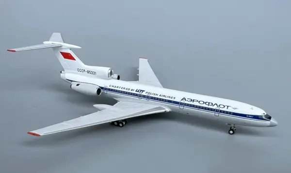 Soviet Tu-154B-2 Model CCCP-85331 1/400 Alloy - Image 2