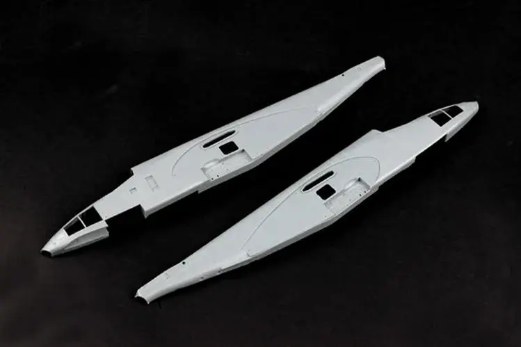 Trumpeter 1/32 Su-25 Frogfoot Attack Aircraft Kit 9 Trumpeter 1/32 Su-25 Frogfoot Attack Aircraft Kit - Image 9