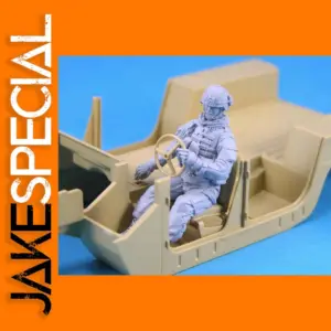 1/35 Resin Vehicle Driver Figure Kit Unassembled