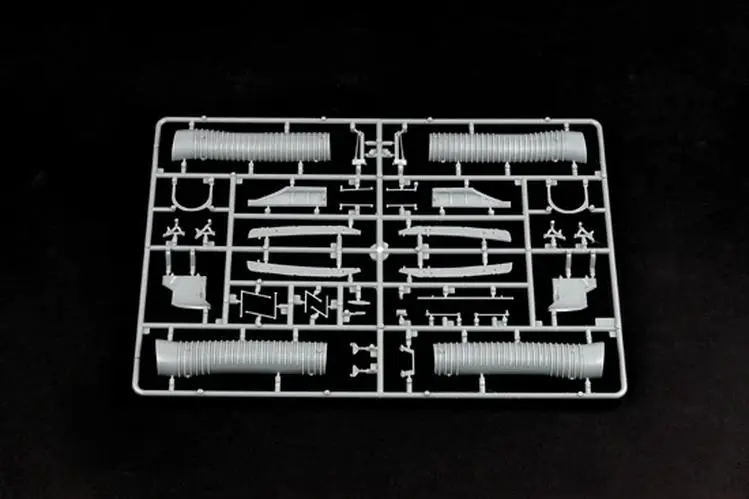Trumpeter 1/32 Su-25 Frogfoot Attack Aircraft Kit 17 Trumpeter 1/32 Su-25 Frogfoot Attack Aircraft Kit - Image 17