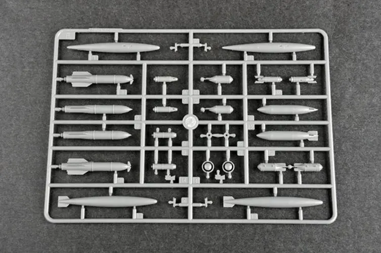 1/72 PLAAF Nanchang Q-5C Plastic Model Kit 9 1/72 PLAAF Nanchang Q-5C Plastic Model Kit - Image 9
