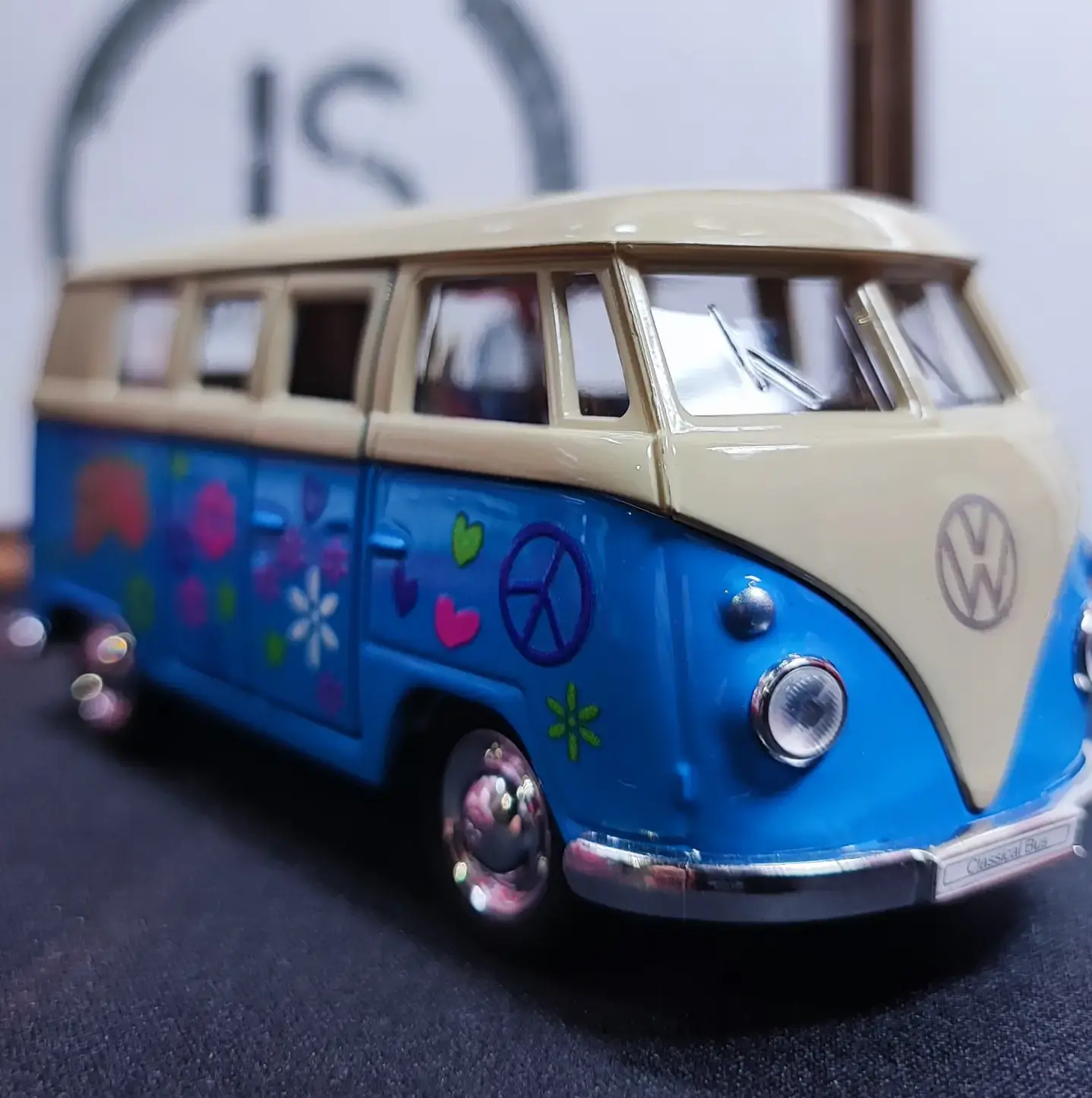 Voiture Miniature Welly 1:36 Diecast Volkswagen T1 Flowers Bus Model 9 Voiture Miniature Welly 1:36 Diecast Volkswagen T1 Flowers Bus Model - Image 9
