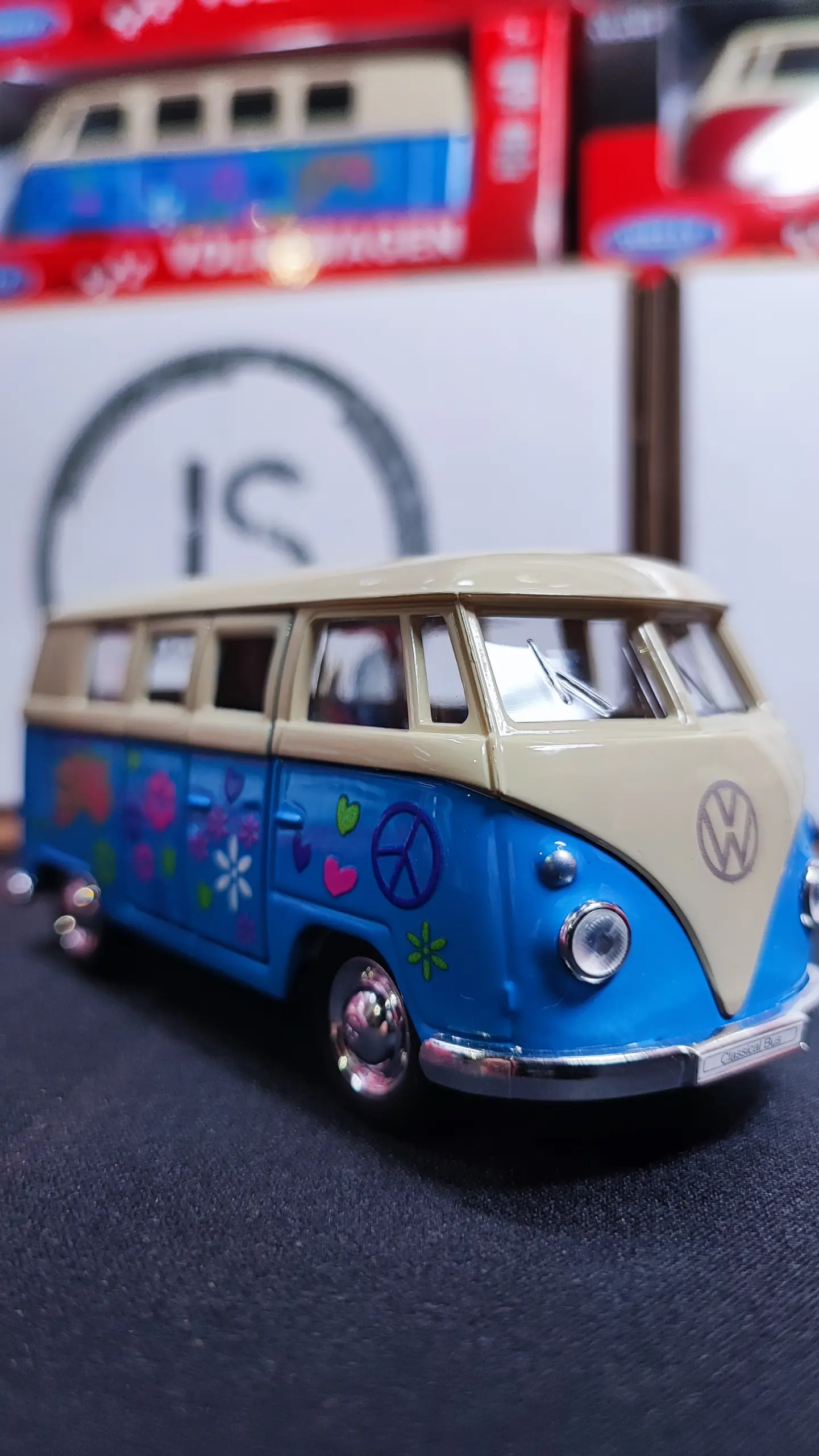 Voiture Miniature Welly 1:36 Diecast Volkswagen T1 Flowers Bus Model 7 Voiture Miniature Welly 1:36 Diecast Volkswagen T1 Flowers Bus Model - Image 7