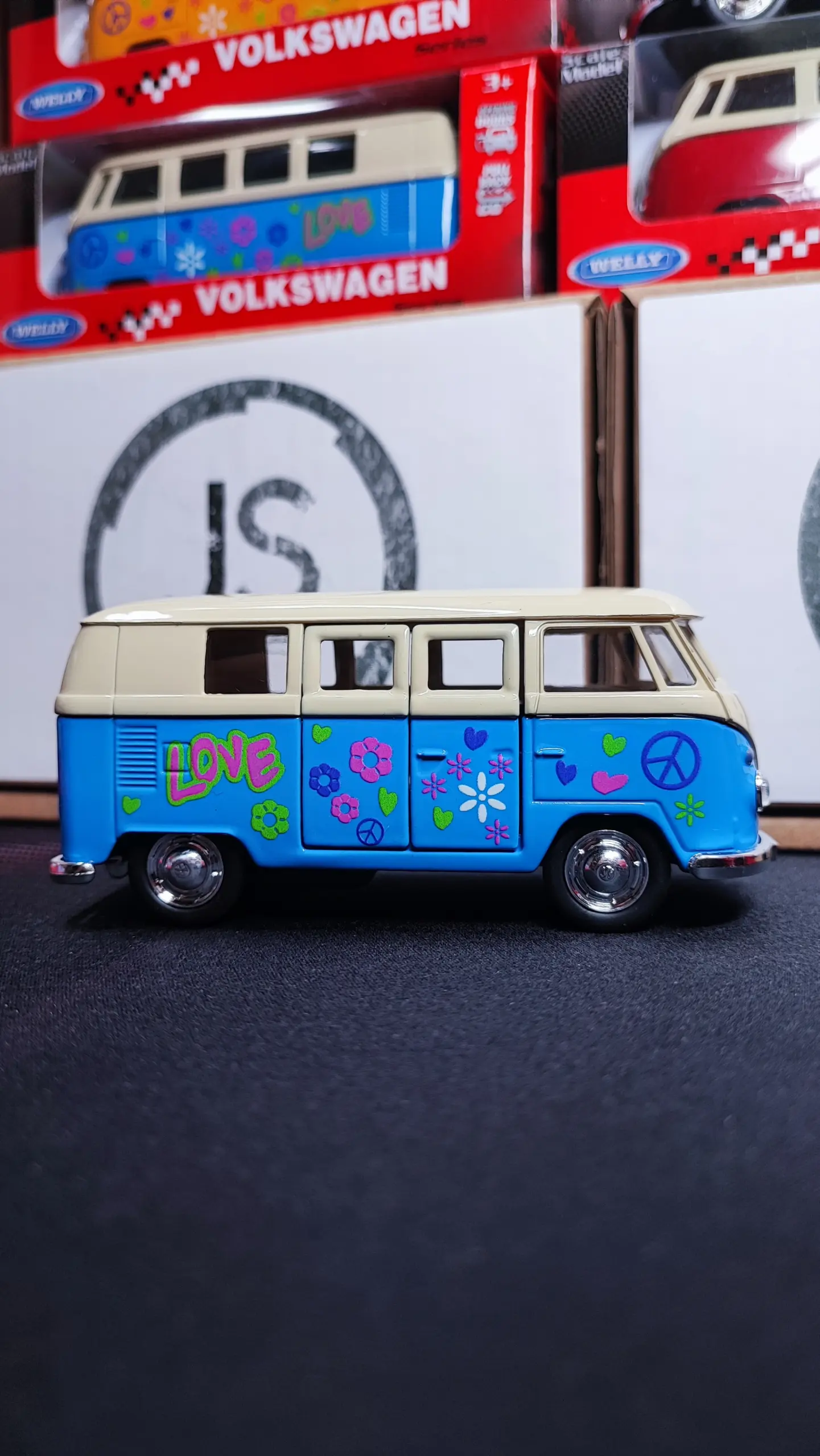 Voiture Miniature Welly 1:36 Diecast Volkswagen T1 Flowers Bus Model 8 Voiture Miniature Welly 1:36 Diecast Volkswagen T1 Flowers Bus Model - Image 8