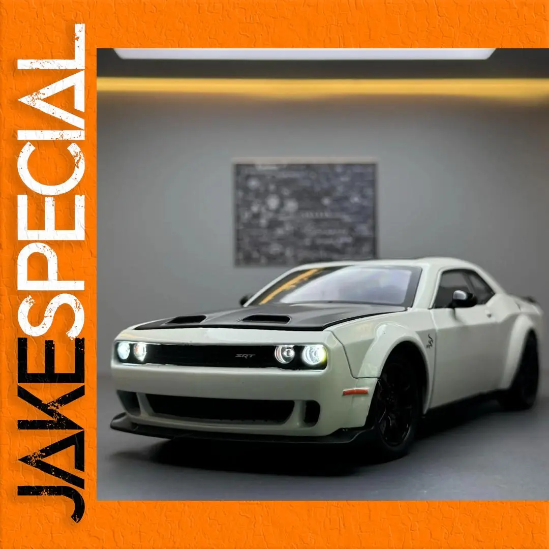 Dodge Challenger SRT Hellcat 1:24 Diecast Model 1 Dodge Challenger SRT Hellcat 1:24 Diecast Model