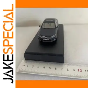 Volkswagen Passat B7 1:43 Scale Model Car