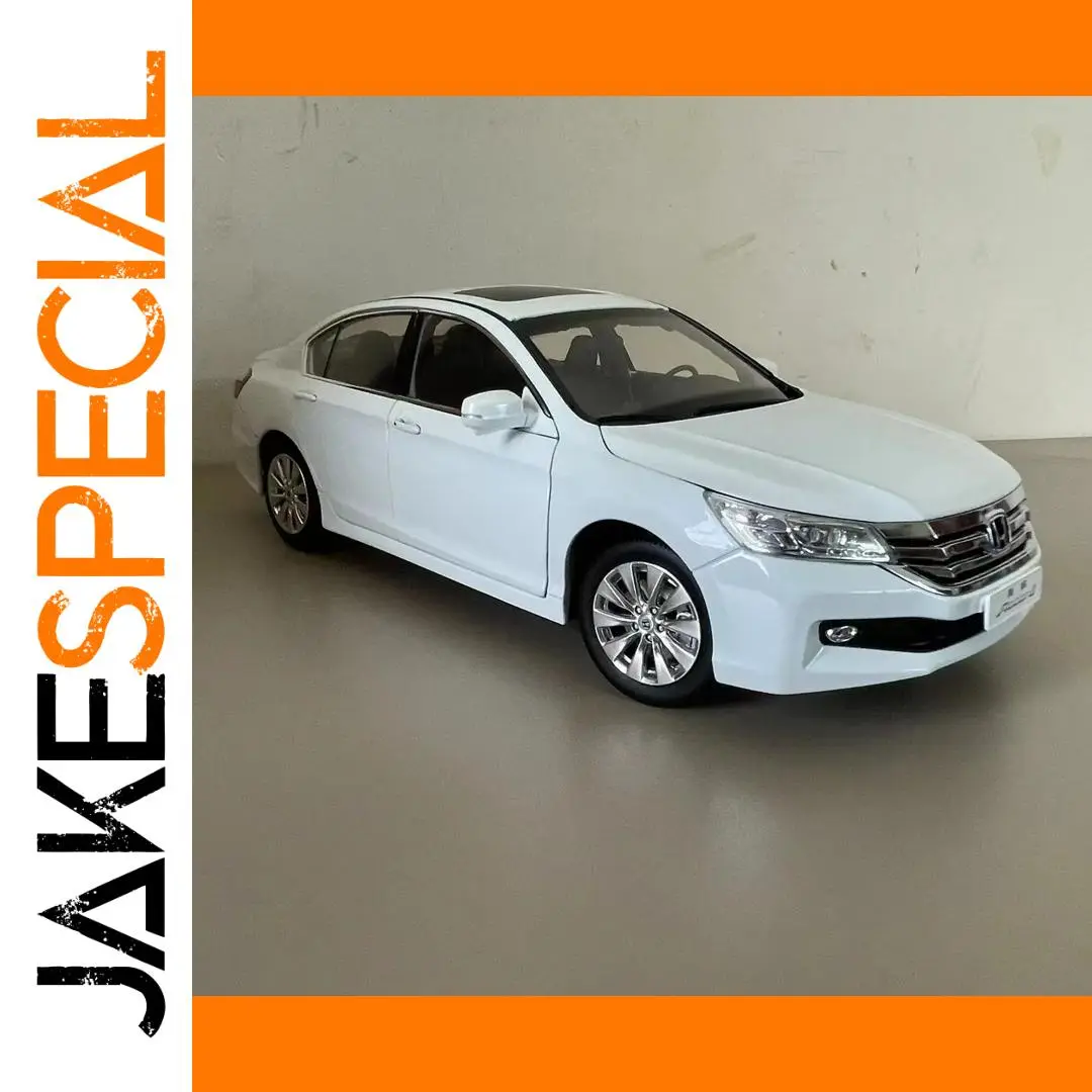1:18 Scale Die-Cast Model Honda Accord White 1 1:18 Scale Die-Cast Model Honda Accord White