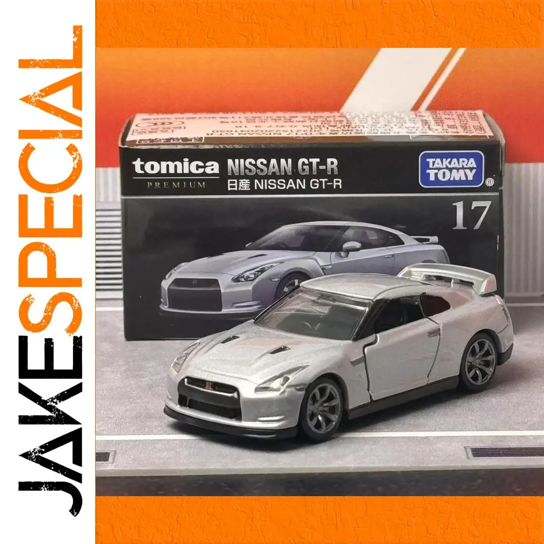 TAKARA TOMY 1:64 Nissan GT-R Diecast Model 1 TAKARA TOMY 1:64 Nissan GT-R Diecast Model