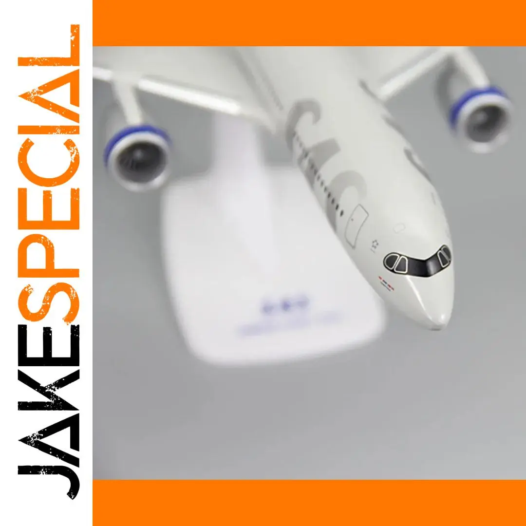 1/200 Scale A350-900 Model Airplane 1 1/200 Scale A350-900 Model Airplane