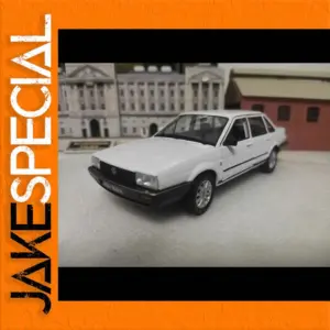 WELLY 1:24 Diecast Volkswagen Santana Model