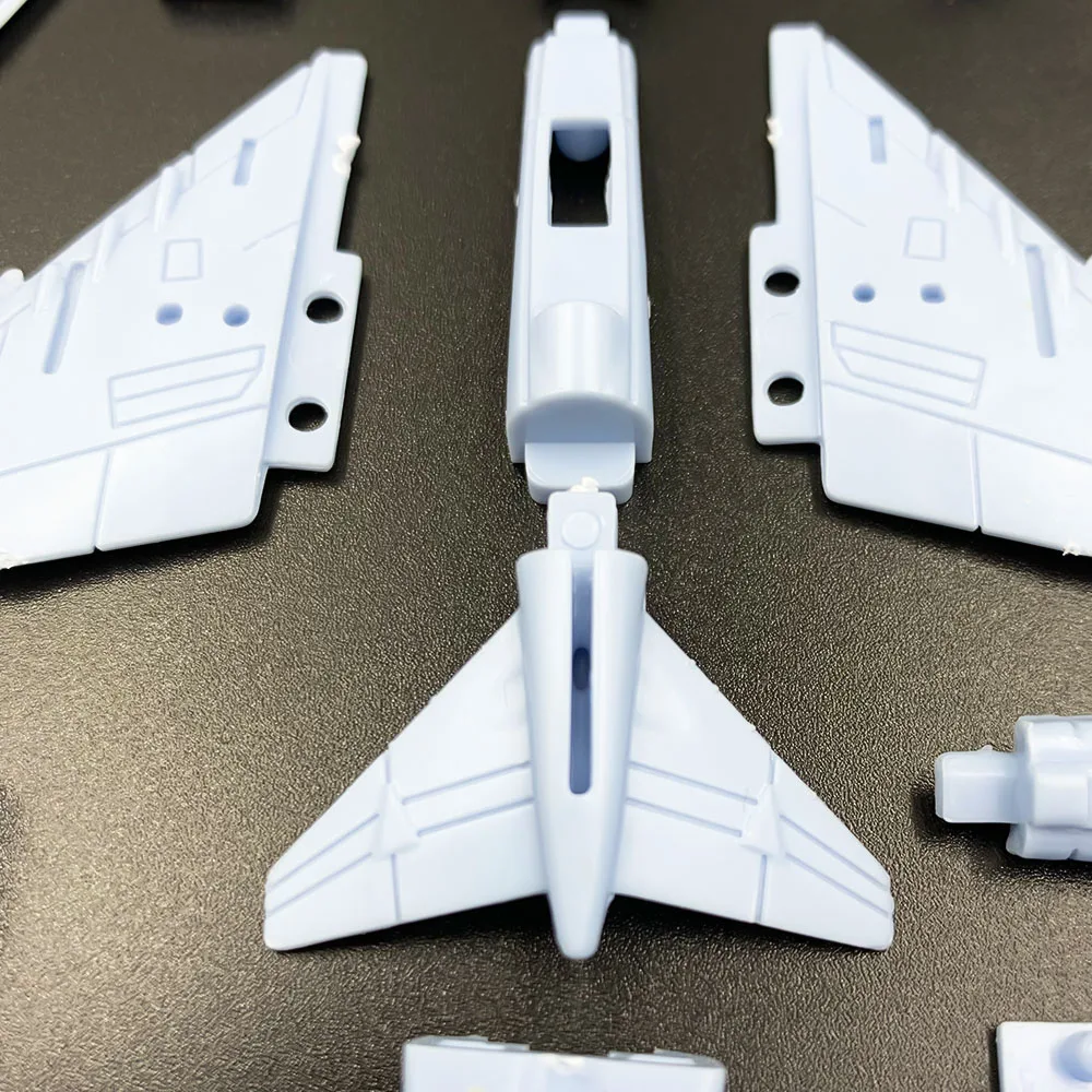 F-4 Phantom II 1:160 Scale Model Kit 4 F-4 Phantom II 1:160 Scale Model Kit - Image 4