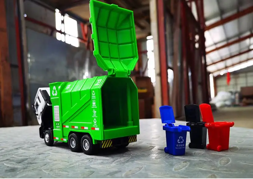 1:50 Scale Vintage Green Garbage Sanitation Truck 2 1:50 Scale Vintage Green Garbage Sanitation Truck - Image 2