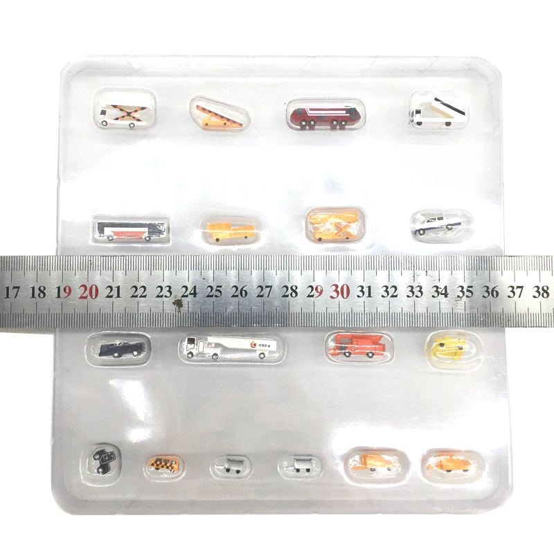 1:400 Scale Airport Ground Handling Model 5 1:400 Scale Airport Ground Handling Model - Image 5